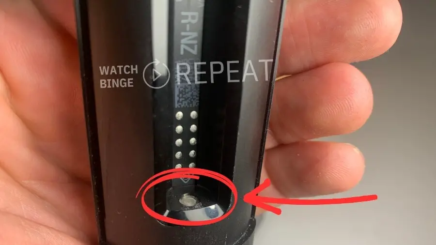 Arrow pointing on the firestick remote terminals. When they get dirty it's very commong that remotes stop working and cleaning them is an easy way to fix the remote